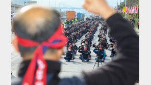 비파업 화물차에 쇠구슬 쏘고 집단폭행까지…도 넘은 화물연대 노조