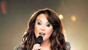 브라이트먼 “이태원 참사 유족분들께 위로 노래”