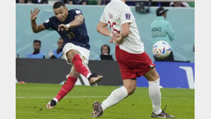 프랑스, 폴란드 꺾고 월드컵 2연패 도전 순항…음바페 멀티골