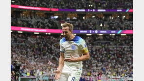 ‘골잡이’ 케인까지 터졌다…‘축구 종갓집’ 잉글랜드 화력쇼