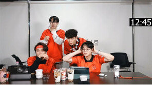 월드컵 놓친 유튜브 “축구화면 대신 함께 봐요”…‘입중계’ 떴다