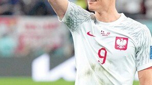 “4년 뒤 일을 어떻게…” 여운 남기고 짐싼 ‘득점기계’