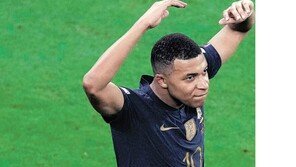 “추앙하라, 새 축구황제”