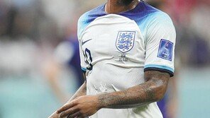 세네갈전 빠진 스털링, 집에 강도 들어 급히 귀국