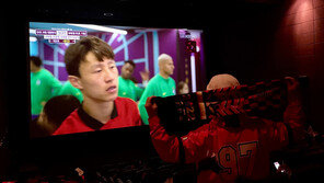 “포기하지 않고 단 한골 만이라도” 역전 노리는 붉은 악마들