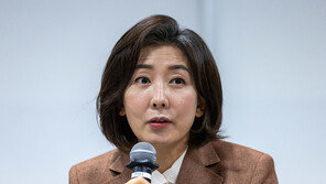 나경원, ‘성 안찬다’ 주호영에 “내부총질보다 내부디스가 더 나빠”