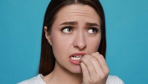 손톱 물어뜯고 가슴 두근두근…혹시 나도 불안장애?