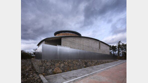 오래된 종이향 가득한 ‘먹’의 공간… 다시 만난 이타미준의 세계