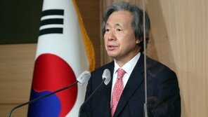 정기석, 실내마스크 해제에 “아직 하루 50명 사망…1월 말쯤 검토”