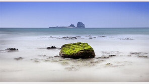 비단결 같은 바다 저편… 잡힐듯 말듯 형제섬