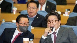 권성동, 한동훈 차출설에 “극히 일부 주장…스스로 판단 내릴 것”