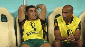 벤치로 밀려난 호날두…BBC “아무도 원치 않는 슈퍼스타”