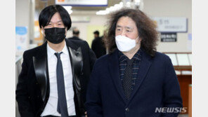 주진우·김어준, 선거법 위반 관련 공판 출석