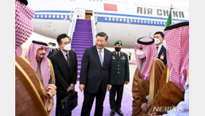 시진핑, 6년 만에 사우디 방문… “아랍과의 역사 새 이정표 될 것”