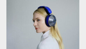 다이슨의 6년 연구 집약된 최초 헤드셋 '다이슨존'..."공기청정과 음악감상 가능해"