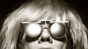 잡스, 히치콕…‘인물 사진의 대가’ 알버트 왓슨이 거장들을 담아내는 방법