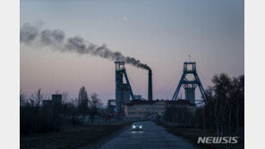 英, 30년 만에 탄광 개발 승인…환경단체 “심각한 실수”