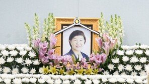 고 노옥희 울산시교육감 빈소, 이틀째 조문객 이어져