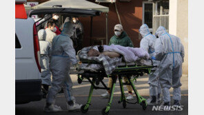 中 매체 “해외 입국자 격리 폐지 기대”…정부는 공식 발표 안해