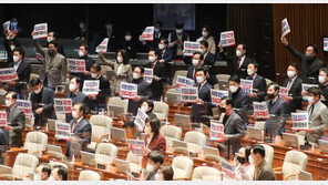 與 ‘이태원 참사’ 국정조사 위원들 전원 사퇴…이상민 해임안 반발
