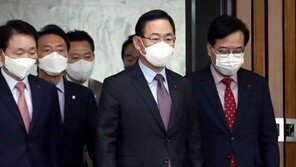 與 “100% 당원투표로 대표 선출”… 여론조사 18년만에 배제 논란 