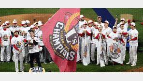 우승의 맛 가시기 전 ‘급’ 단장 교체…SSG, 더 중요해진 내년 성적