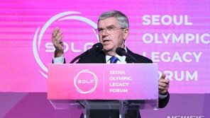 ‘코로나19 감염’ 바흐 IOC위원장, 월드컵 결승 직관 포기