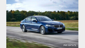 BMW ‘할인 공세’ vs 벤츠 ‘배짱 영업’…소비자 선택 기울까?