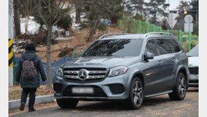극단선택 시도 김만배 소유 벤츠 SUV 감식…경찰 “유서·흉기 발견안돼”