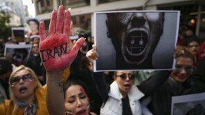 ‘히잡 시위 탄압’ 이란, 유엔 여성기구서 퇴출…한국도 찬성표