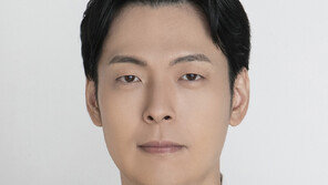 ‘신동빈 장남’ 신유열 상무 승진…3세 경영 속도내나