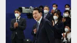 尹 “마약값 떨어진 건 단속 안했다는 얘기”…한동훈 “전쟁하듯 막아야”