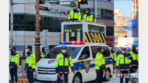 경찰이 차량 올라 인파 관리… 내일 부산 불꽃축제에 ‘DJ 폴리스’ 투입