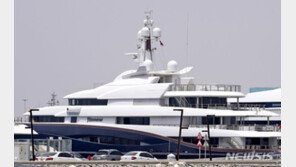 美, ‘니켈왕’ 푸틴 최측근 등 제재…“우크라전 계속 비용 부과”