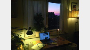 팬데믹 시대, 서로의 안위를 묻다…“당신의 창밖은 안녕한가요?”