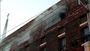 서울 송파구 4층 건물 고시원서 불…54명 대피