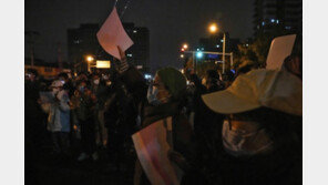 “중국, 이대로 ‘위드 코로나’ 하면 사망자 100만명” 경고