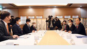 한화, 대우조선 인수 본계약 체결…육해공 방산기업 ‘우뚝’