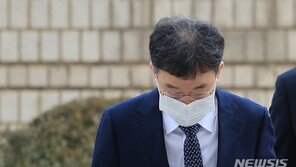 코너 몰리는 김만배…자해 입원 중 측근들 ‘재산 은닉’ 구속