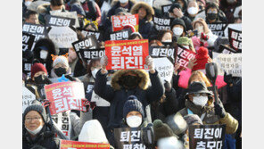 서울 ‘-5도’ 한겨울 속 대규모 맞불 집회…서초·교대 교통정체 극심