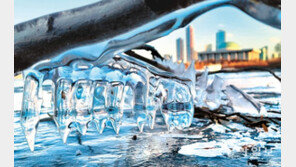 얼어붙은 한강… 오늘도 맹추위, 서울 최저 영하 12도