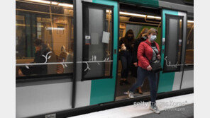 “소매치기 주의바랍니다”…파리 지하철역에 등장한 한국어 방송