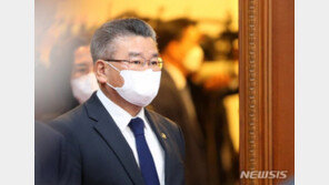 文정부 통계조작 의혹 감사…與 “엄중 처벌” vs 野 “치졸한 언플”