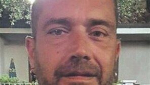 생방송 중계 女기자 추행한 伊 축구팬, 징역 18개월·집유 5년