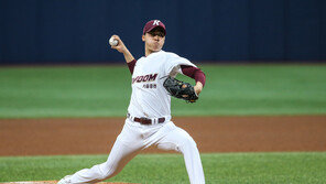 호주에서 희망 쏜 ‘9억팔’ 키움 장재영 “내년엔 꼭 팀에 도움되겠다”