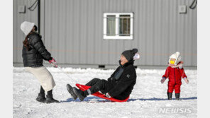 작년 육아휴직 4명 중 1명은 ‘아빠’…대기업 쏠림 여전