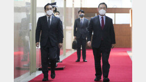 與 “크리스마스에 본회의 하진 않을것…23일 안되면 다음주”