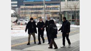 만남 거부 여성에 흉기 휘두른 60대男, ‘범행 계획했냐’ 묻자 ‘버럭’