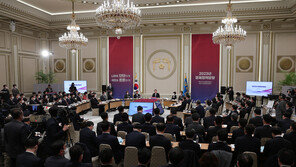 尹, ‘효율적 시장’ 언급하며 “공정한 경쟁 체제 만들어 줘야”