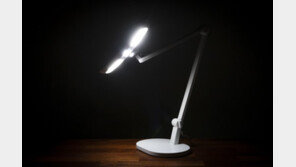 [리뷰] 서재부터 작업실까지 아우르는 스탠드, 벤큐 위트 마인드듀오